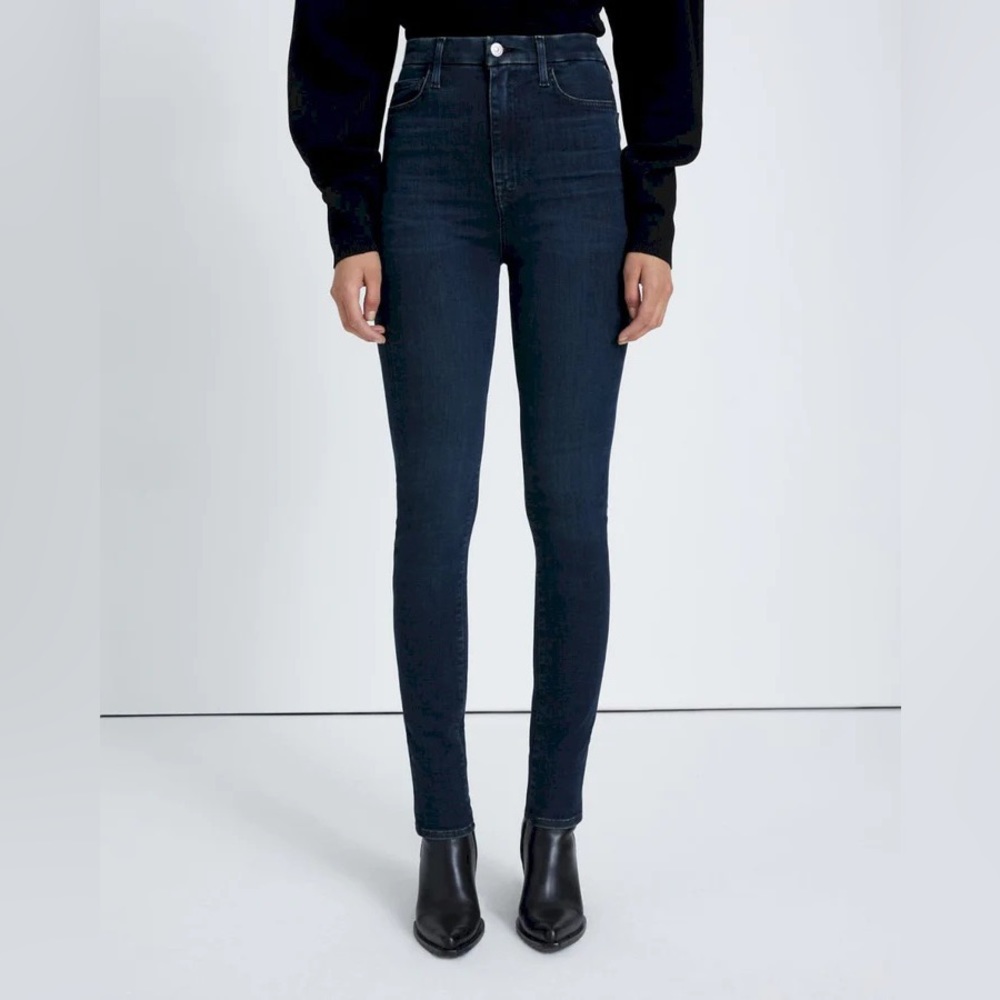7 For All Man Kind Gwenevere High Waist Dark Wash Jeans. Women’s 28.